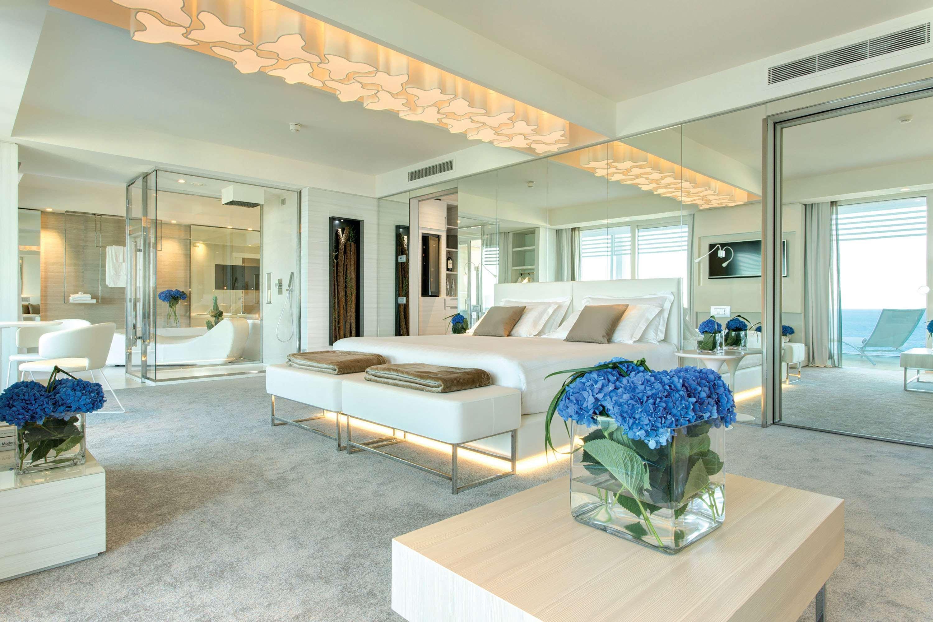 Almar Jesolo Resort & Spa Exterior photo A suite at the Mandarin Oriental, Munich