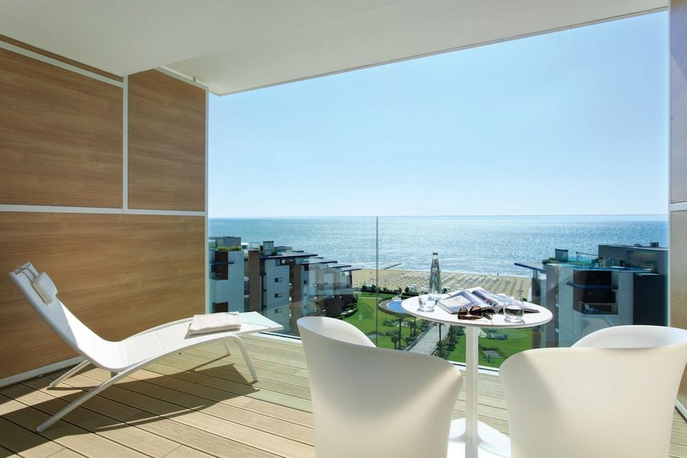 Almar Jesolo Resort & Spa Exterior photo View from a balcony